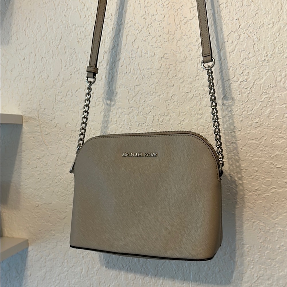 Michael Kors Tan Crossbody Bag with Sleek Design
